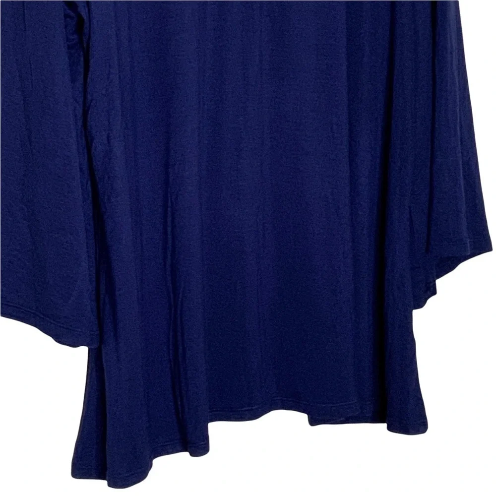 AVENUE Navy blue blouse. Long dolman sleeves. Size 14/16 - Picture 4 of 7